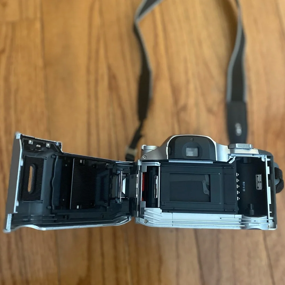 OLYMPUS All- In-One SLR Camera 🎥 WIDE ZOOM 28mm-120mm Preloved ❤️